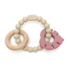 Afbeelding in Gallery-weergave laden, Soft &amp; Hard | Leaf RATTLE Wood &amp; Silicone Teether | Sand &amp; Rose
